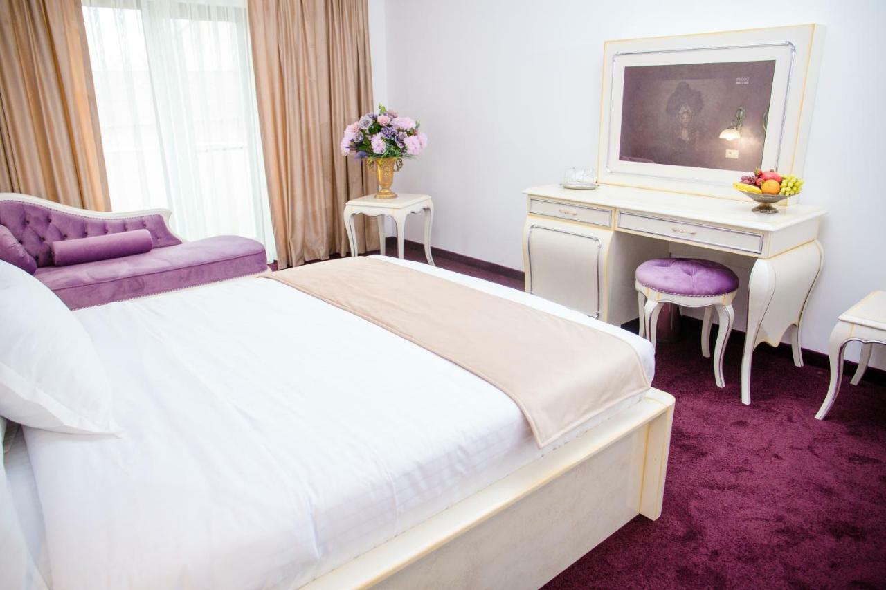 Royal Boutique Mangalia Breeze Hotel Bagian luar foto